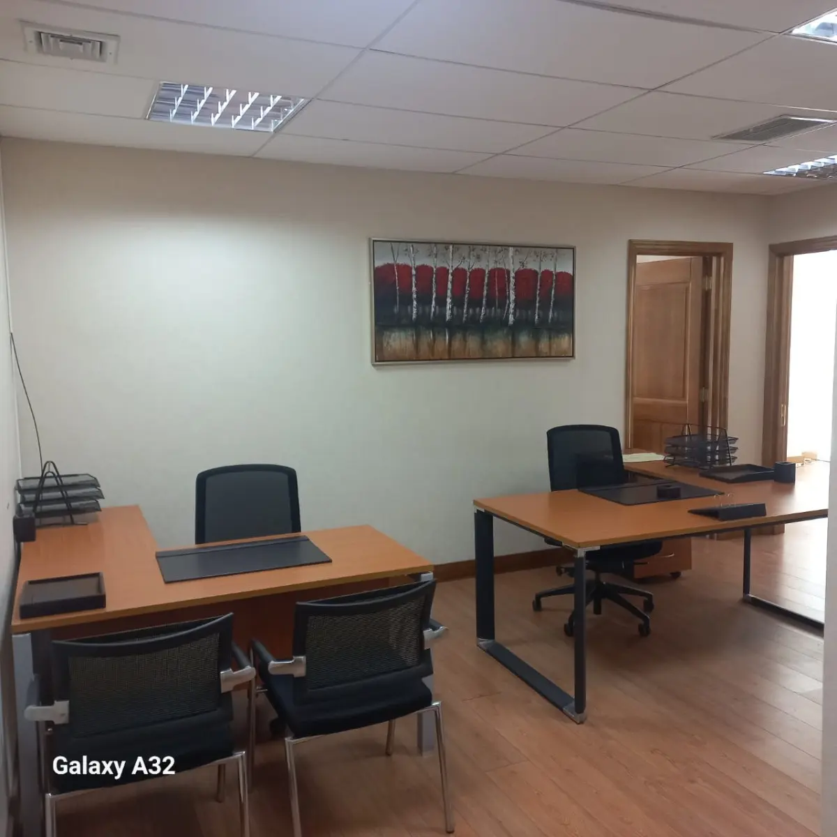 Se Vende Céntrica Oficina En La Av Libertad