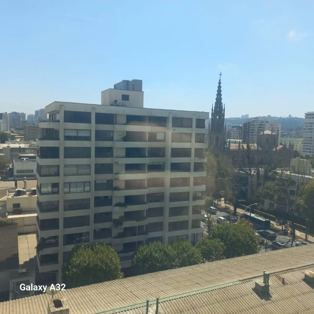 Se Vende Céntrica Oficina En La Av Libertad — foto 4 de 9